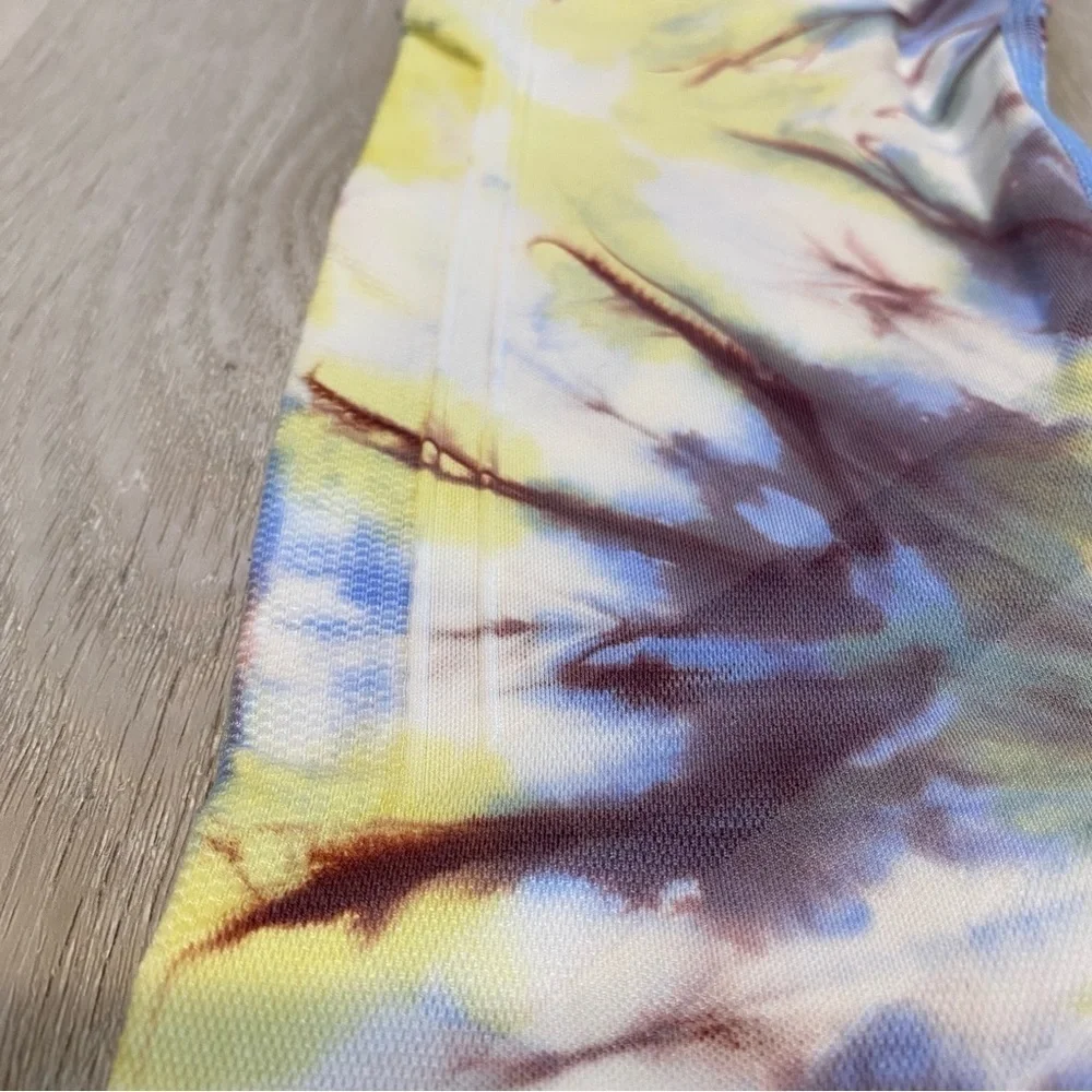 Tory Sport Tie Dye Seamless Chevron Cropped Leggings, Blue/Yellow/Burgundy, XS